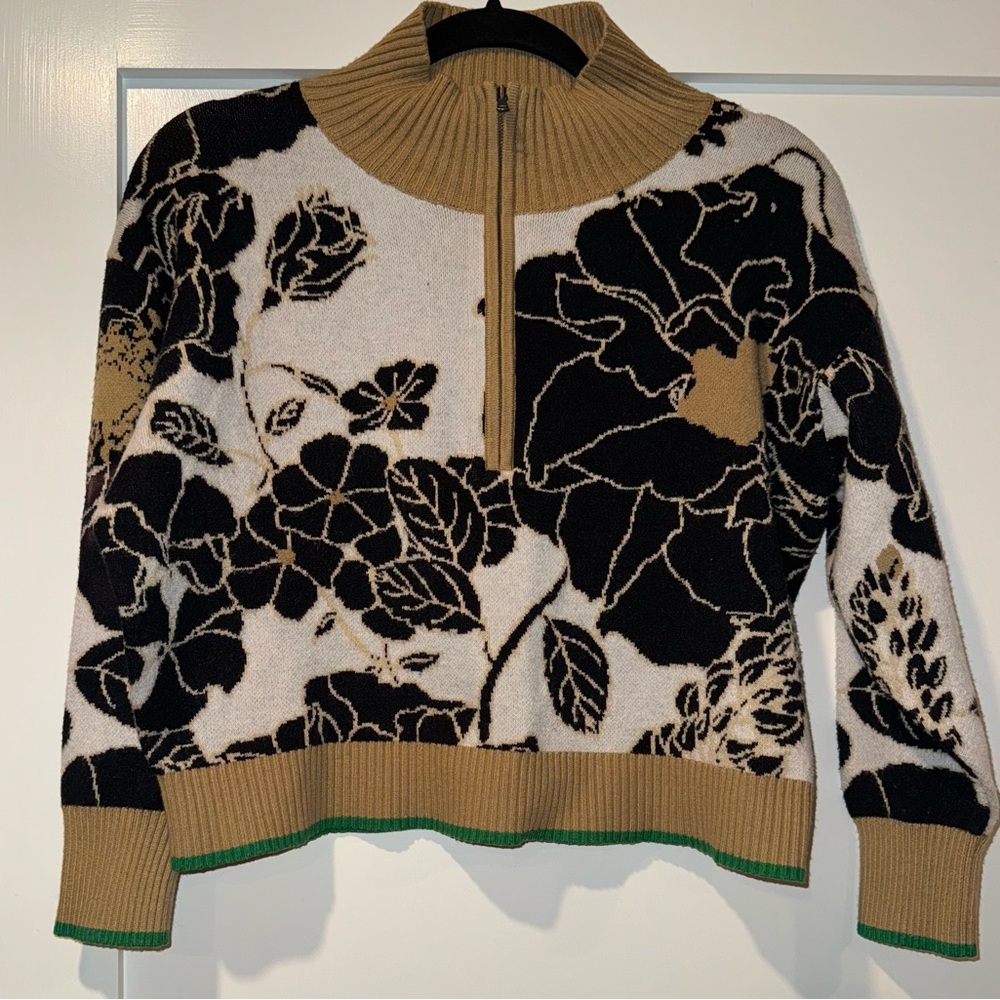 Floral Patterned Sweater - Black and Beige